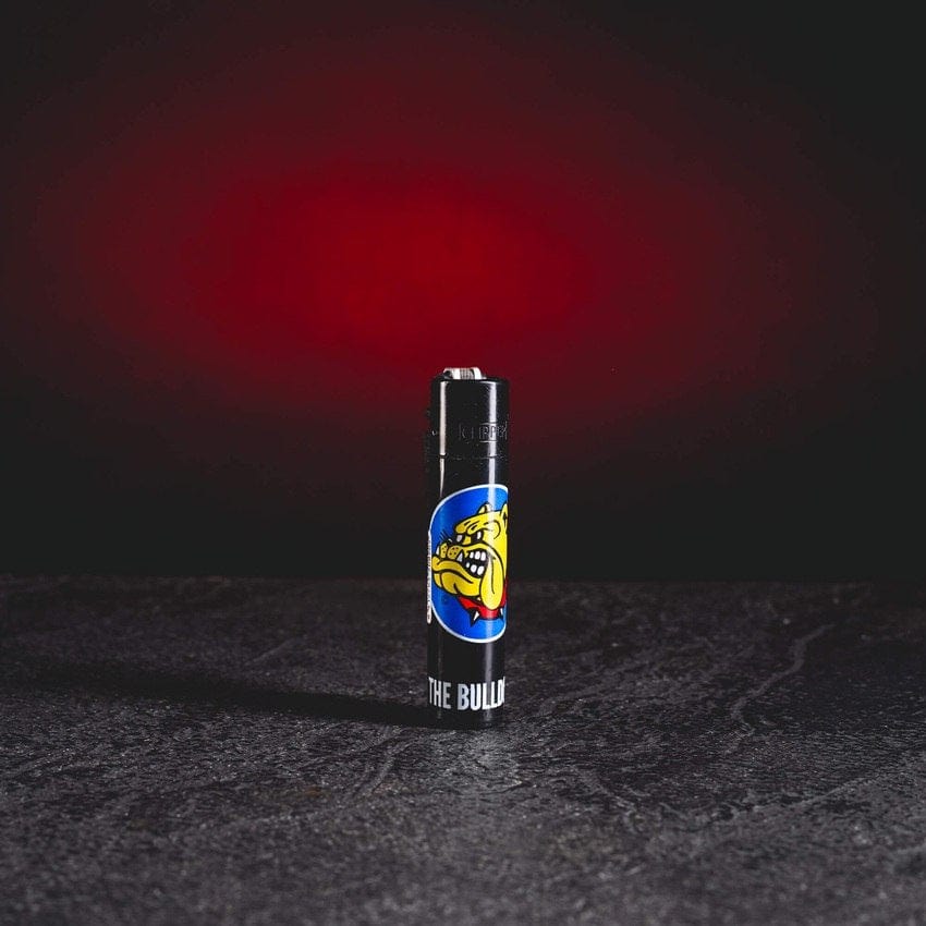 Запалка kratom world bulldog, запалка clipper, разпродажба на kratomworld Запалката Bulldog Clipper - оригинална черна запалка Clipper с емблематичното лого на Bulldog, качествен и надежден аксесоар за пушачи